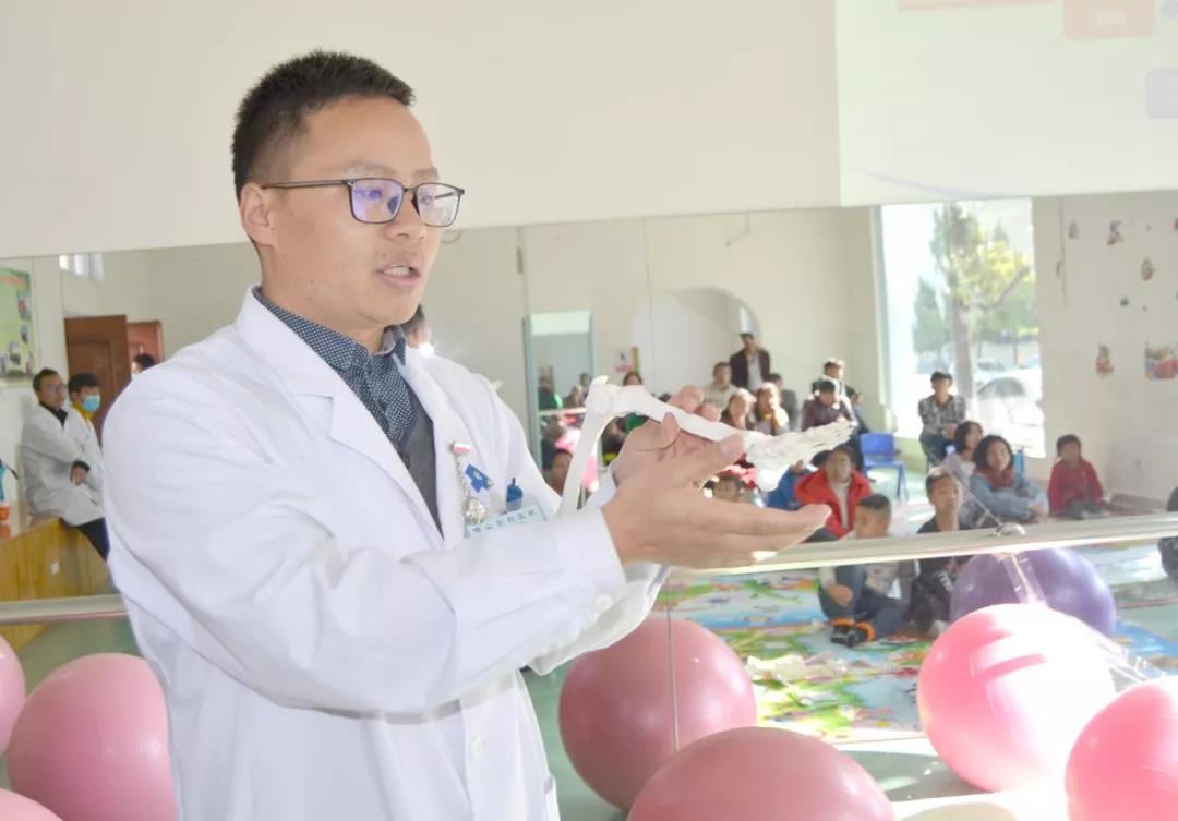 暑期青少年脊柱健康公益課，線上一對(duì)一教學(xué)指導(dǎo)！
