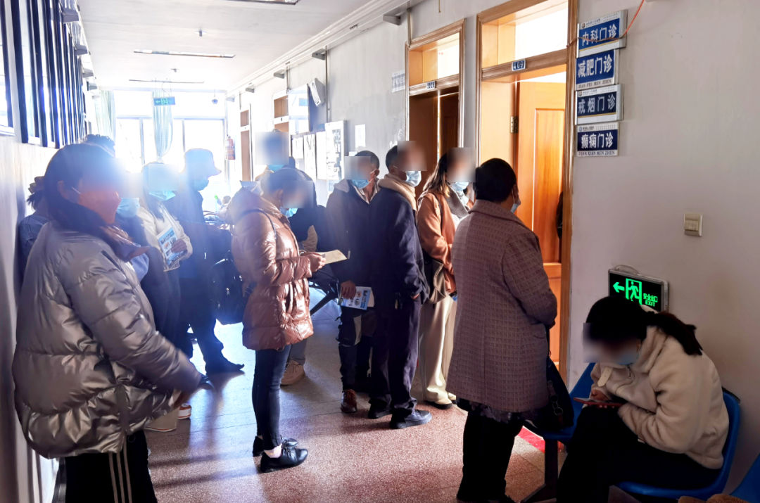 【保山安利醫(yī)院】腫瘤科張穎東主任赴施甸縣人民醫(yī)院開展腫瘤?？谱\、查房